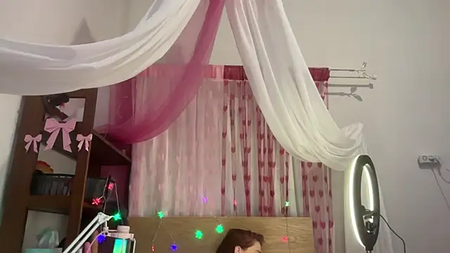 Snapshot of ScarletBottom chatting on September 17, 11:23 am ScarletBottom online show from September 17, 11:23 am