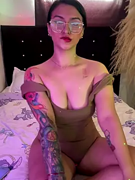 Snapshot of Emma_Giraldo chatting on September 15, 6:08 pm Emma Giraldo online show from September 15, 6:08 pm