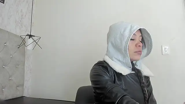 Snapshot of Raichell_ chatting on June 1, 11:56 am Raichell online show from June 1, 11:56 am