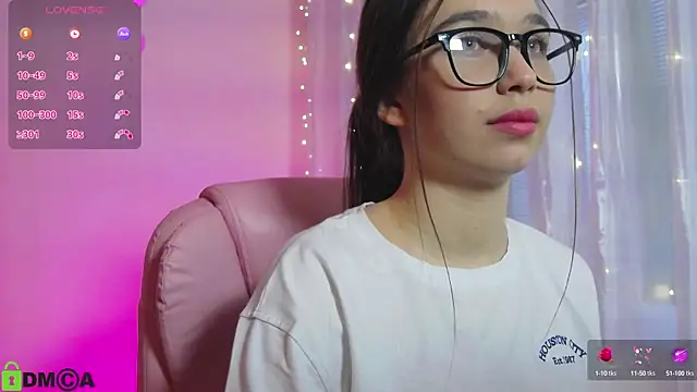 Snapshot of Arianahot777 chatting on February 4, 5:53 am Arianahot777 online show from February 4, 5:53 am