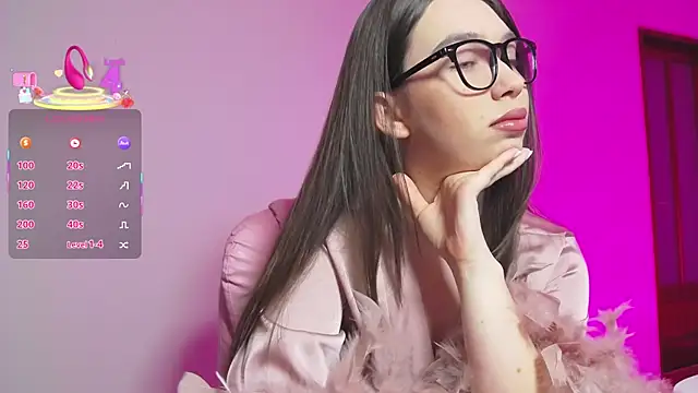 Snapshot of Arianahot777 chatting on February 21, 12:11 am Arianahot777 online show from February 21, 12:11 am