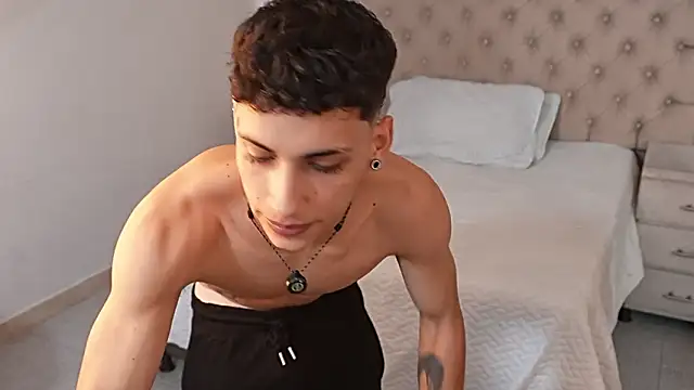 JhoanLeandro online show from February 18, 5:14 am