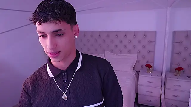 JhoanLeandro online show from April 12, 4:39 am