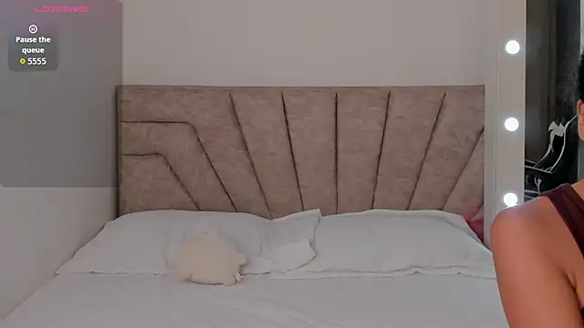 leahaltomm online show from November 11, 8:53 pm