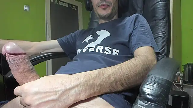 BigCumShoot online show from April 3, 4:43 am