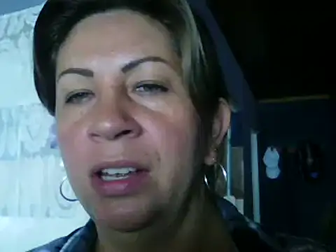 Snapshot of xxsexycutexxx chatting on March 12, 2:01 pm xxsexycutexxx online show from March 12, 2:01 pm