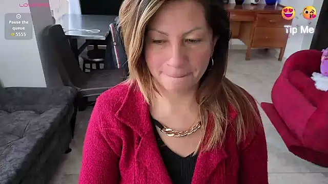 Snapshot of xxsexycutexxx chatting on October 20, 11:21 am xxsexycutexxx online show from October 20, 11:21 am