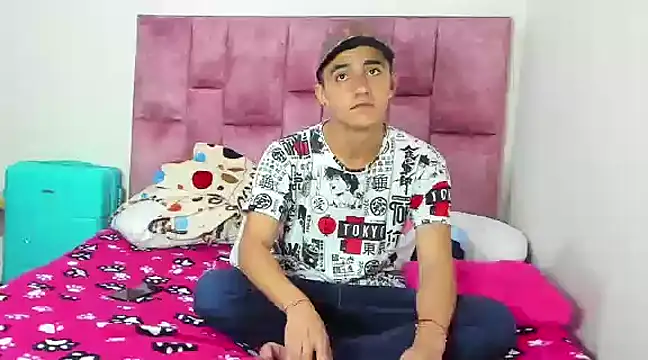 Snapshot of daimon_king05 chatting on March 15, 3:48 pm daimon king05 online show from March 15, 3:48 pm