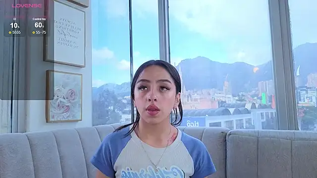 Snapshot of Daphne_chers chatting on May 5, 8:06 pm Daphne chers online show from May 5, 8:06 pm