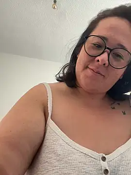 Snapshot of SweetRomina chatting on February 23, 4:04 pm SweetRomina online show from February 23, 4:04 pm