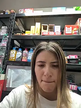 Andrea18 blonde online show from February 24, 5:11 pm