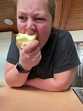 Lars-Lola online show from February 21, 11:44 am