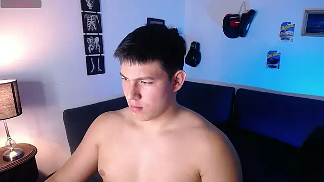 JamesCr  online show from March 4, 2:28 am