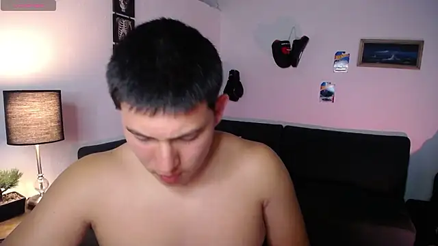 JamesCr  online show from March 15, 12:38 am