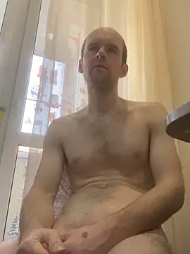 LynnAhNight online show from February 21, 5:30 am