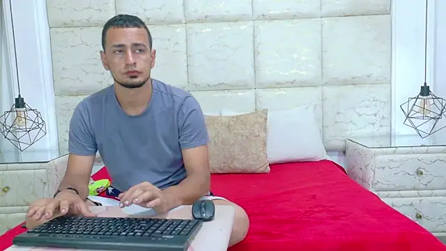 Snapshot of ThaliaANDNicholas chatting on March 4, 7:54 pm ThaliaANDNicholas online show from March 4, 7:54 pm