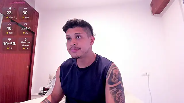 Snapshot of JohanSmith chatting on May 29, 12:47 pm JohanSmith online show from May 29, 12:47 pm