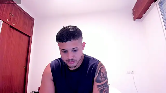 Snapshot of JohanSmith chatting on June 16, 2:41 pm JohanSmith online show from June 16, 2:41 pm