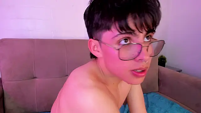 PepperTwink online show from March 5, 4:35 pm