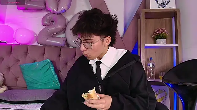 PepperTwink online show from January 16, 4:33 pm