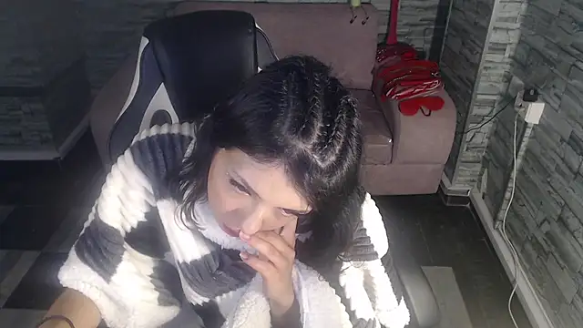 Snapshot of renata_russo_b chatting on February 11, 8:26 am renata russo b online show from February 11, 8:26 am