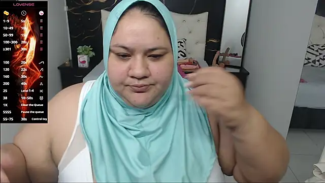 Snapshot of Aaliyah11 chatting on February 5, 12:49 pm Aaliyah11 online show from February 5, 12:49 pm