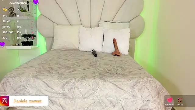 Danielaangelina online show from February 21, 6:03 am