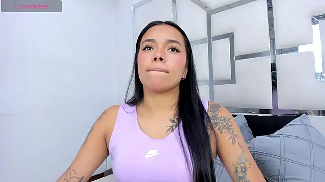 ZoeWan69 online show from February 26, 1:21 pm