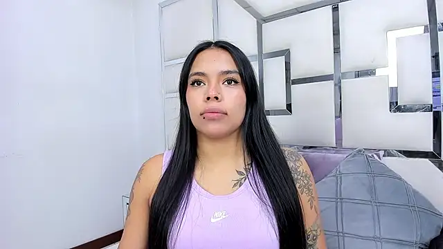 ZoeWan69 online show from March 10, 12:43 pm