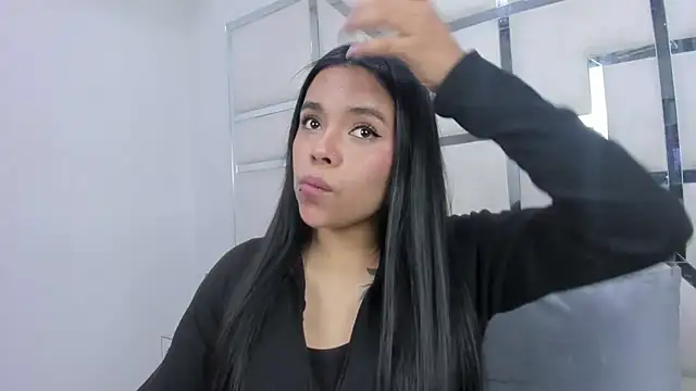 ZoeWan69 online show from April 16, 2:07 pm