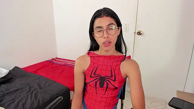 Snapshot of Mazikeen__18 chatting on February 20, 1:44 pm Mazikeen 18 online show from February 20, 1:44 pm