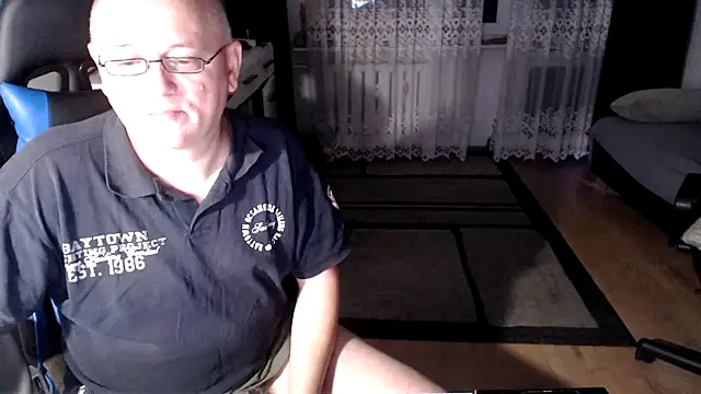 Snapshot of ruplumber chatting on November 6, 5:19 am ruplumber online show from November 6, 5:19 am