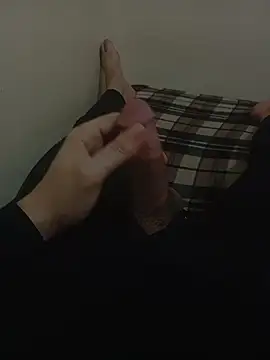 Snapshot of DeratedP chatting on November 1, 8:27 am DeratedP online show from November 1, 8:27 am