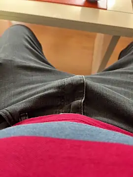 Snapshot of legolasleo chatting on June 5, 6:31 am legolasleo online show from June 5, 6:31 am