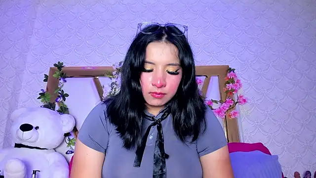 BeccaMathew online show from April 18, 1:09 am