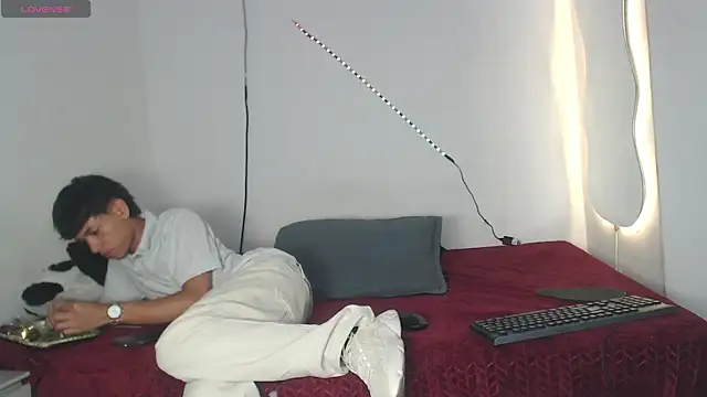 Snapshot of the_murderer chatting on March 14, 5:38 am the murderer online show from March 14, 5:38 am