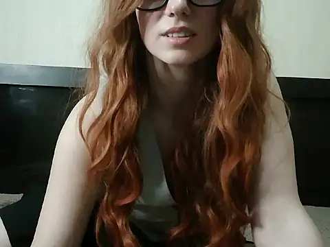 Snapshot of _AliceOwen_ chatting on February 3, 8:57 pm AliceOwen online show from February 3, 8:57 pm