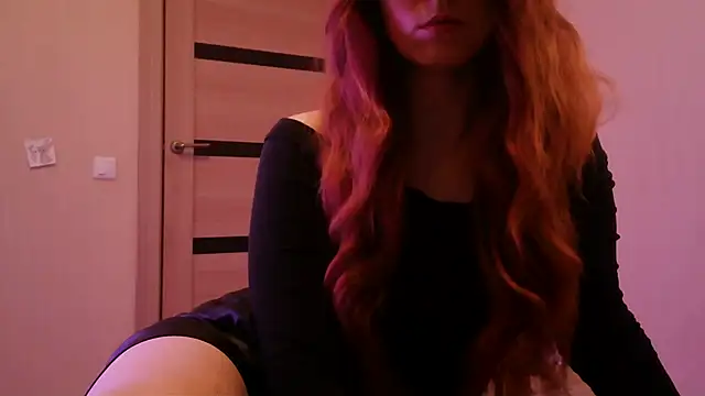 Snapshot of _AliceOwen_ chatting on March 19, 9:27 pm AliceOwen online show from March 19, 9:27 pm