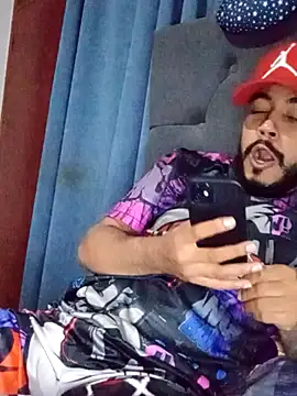 Snapshot of Elgroney23 chatting on April 9, 8:20 am Elgroney23 online show from April 9, 8:20 am