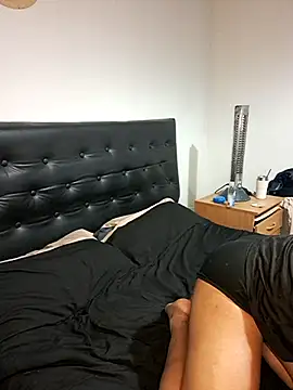 liamlara online show from October 2, 3:35 am