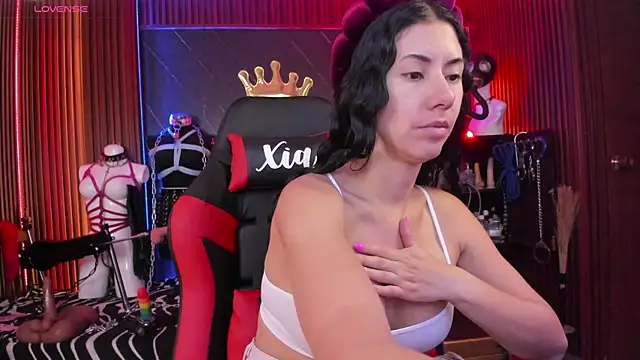 XiaQueen online show from April 12, 3:28 pm