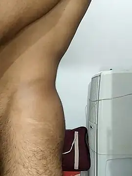 Snapshot of shubham_098765 chatting on March 13, 5:39 pm shubham 098765 online show from March 13, 5:39 pm