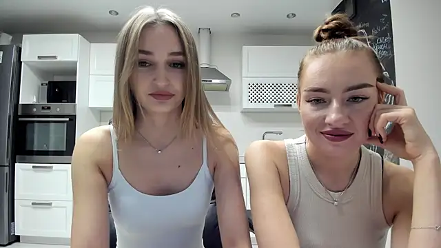 Snapshot of lisenok chatting on October 15, 8:53 pm lisenok online show from October 15, 8:53 pm