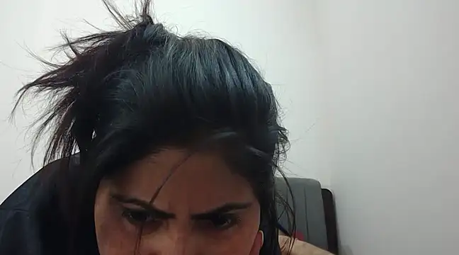 Snapshot of Queen_Couple chatting on February 9, 10:20 am Queen Couple online show from February 9, 10:20 am