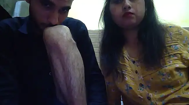 Snapshot of Queen_Couple chatting on February 14, 11:10 am Queen Couple online show from February 14, 11:10 am