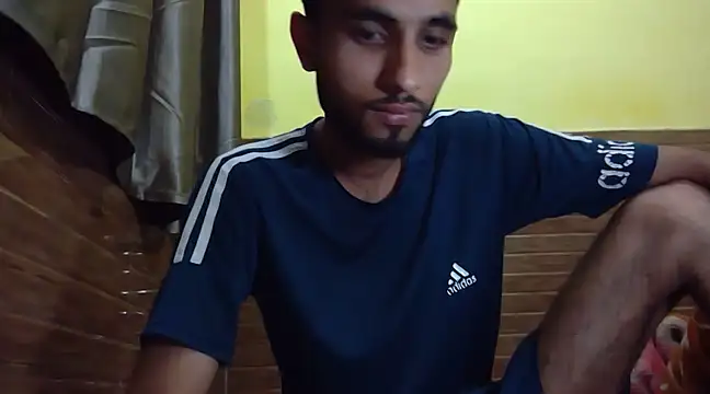 Snapshot of Queen_Couple chatting on February 18, 4:59 pm Queen Couple online show from February 18, 4:59 pm