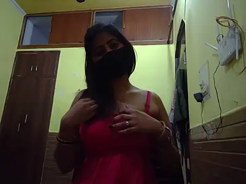 Snapshot of Queen_Couple chatting on February 20, 4:57 pm Queen Couple online show from February 20, 4:57 pm