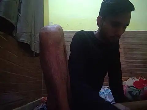 Snapshot of Queen_Couple chatting on February 21, 5:31 pm Queen Couple online show from February 21, 5:31 pm