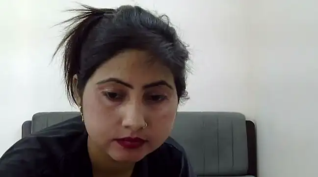 Snapshot of Queen_Couple chatting on February 23, 9:00 am Queen Couple online show from February 23, 9:00 am