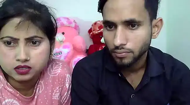 Snapshot of Queen_Couple chatting on February 27, 7:44 am Queen Couple online show from February 27, 7:44 am